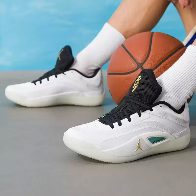 Nike Men's New Model JORDAN ZI - огляд і ціна Men Shoes Jordan 4