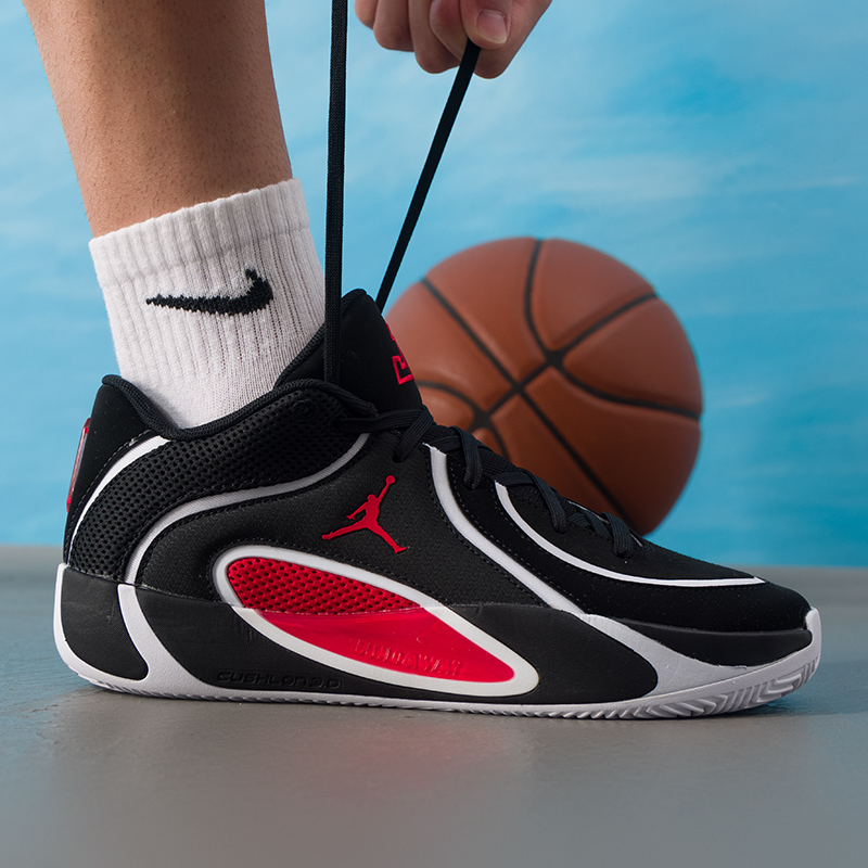 Nike Men's Shoes Jordan Tatum  - огляд і ціна Men Shoes Jordan 4