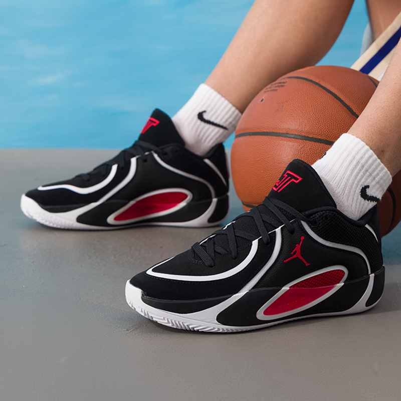 Nike Men's Shoes Jordan Tatum  - огляд і ціна Men Shoes Jordan 4